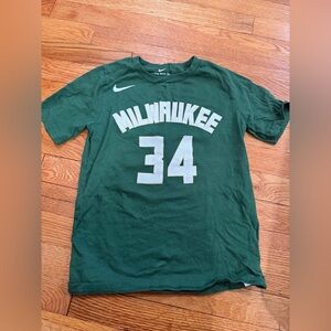 Boys NBA Nike Giannis Antetokounmpo Bucks T-shirt Jersey Size Small